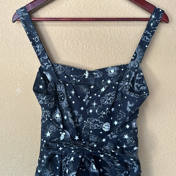 EvaRose Fold-over Fit & Flare Lunar Print Women Dress W/ Padded Bust & Pockets - Picture 5 of 10